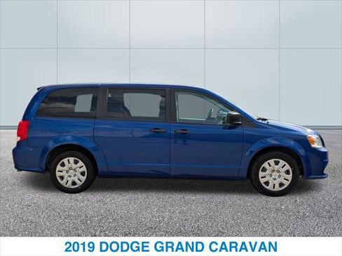 Used 2019 Dodge Grand Caravan SE w/ UConnect Hands-Free Group image 6