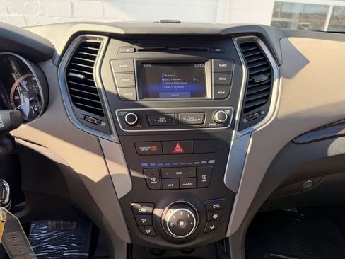 Used 2017 Hyundai Santa Fe Sport image 19