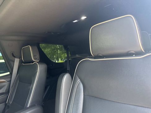 Used 2023 Chevrolet Tahoe Premier AWD/4WD image 16