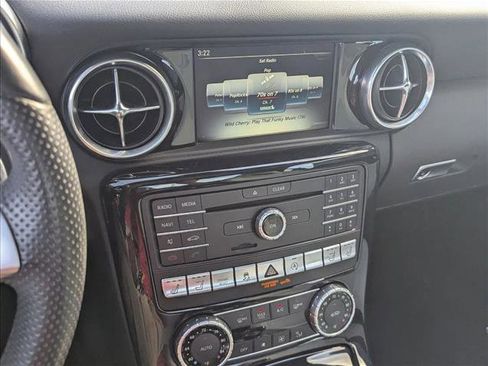 Used 2019 Mercedes-Benz SLC 300 image 8