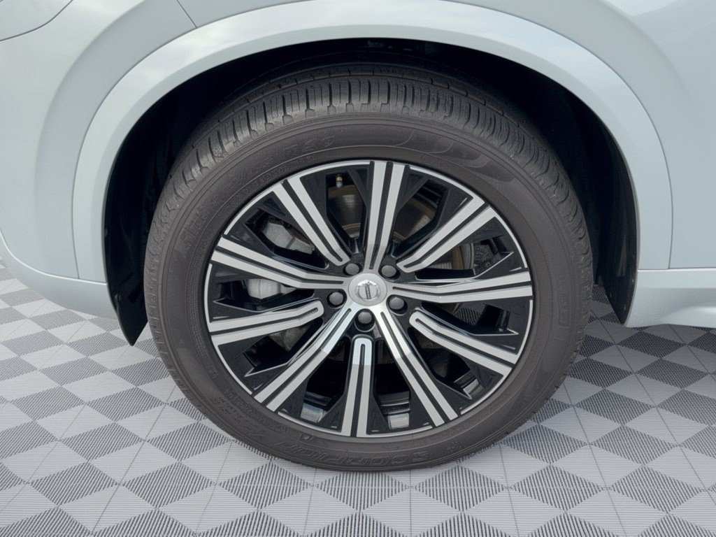 Certified 2025 Volvo XC90 B6 Core AWD/4WD image 13