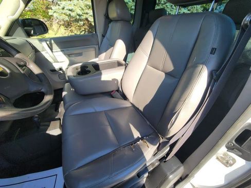 Used 2011 Chevrolet Silverado 1500 W/T AWD/4WD image 21