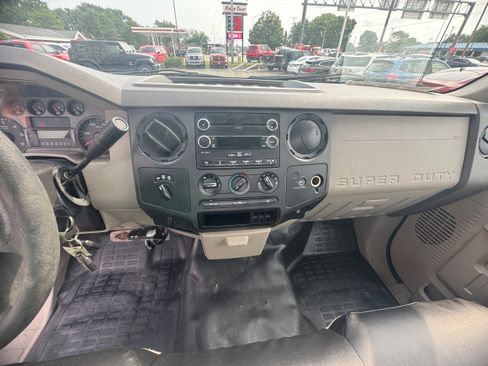 Used 2010 Ford F250 XLT AWD/4WD image 6