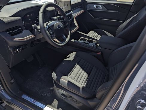 New 2026 Ford Explorer ST-Line w/ ST-Line Street Pack RWD image 9