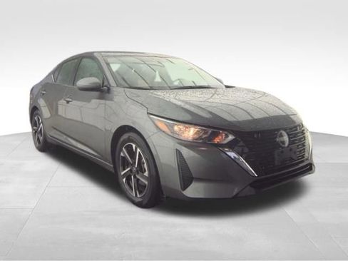 Used 2025 Nissan Sentra SV FWD image 4