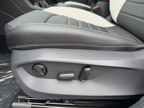 New 2026 Volkswagen Taos SEL AWD/4WD image 13