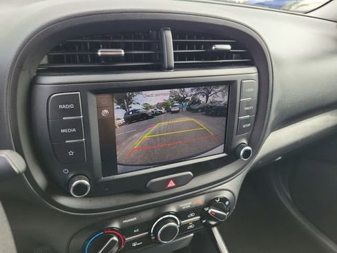 Used 2025 Kia Soul LX w/ LX Technology Package image 19