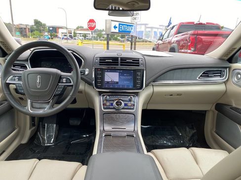 Used 2020 Lincoln Continental Reserve w/ Luxury Package AWD/4WD image 12