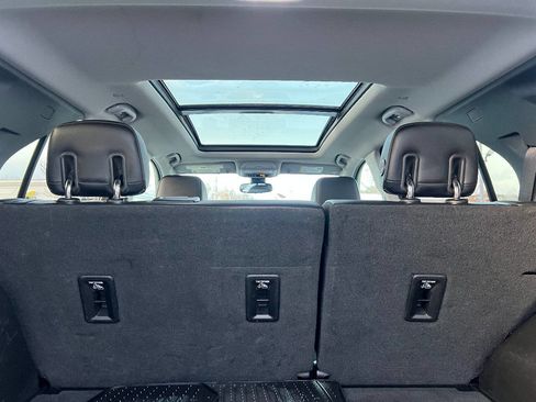 Used 2018 Chevrolet Equinox Premier FWD image 9