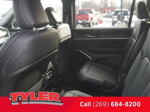 New 2026 Jeep Grand Cherokee L Limited w/ Limited Altitude Package AWD/4WD image 40
