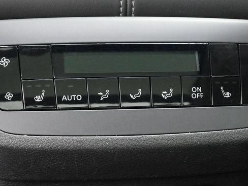 Used 2024 Nissan Pathfinder SL w/ SL Premium Package FWD image 18