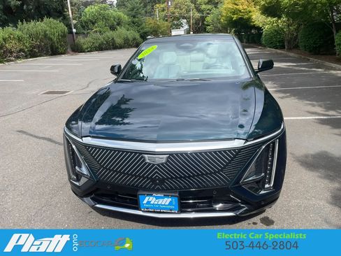 Used 2024 Cadillac Lyriq Luxury AWD/4WD image 17