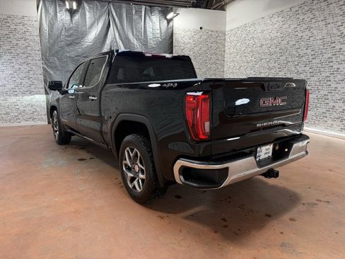 Used 2022 GMC Sierra 1500 SLT w/ SLT Convenience Package image 5