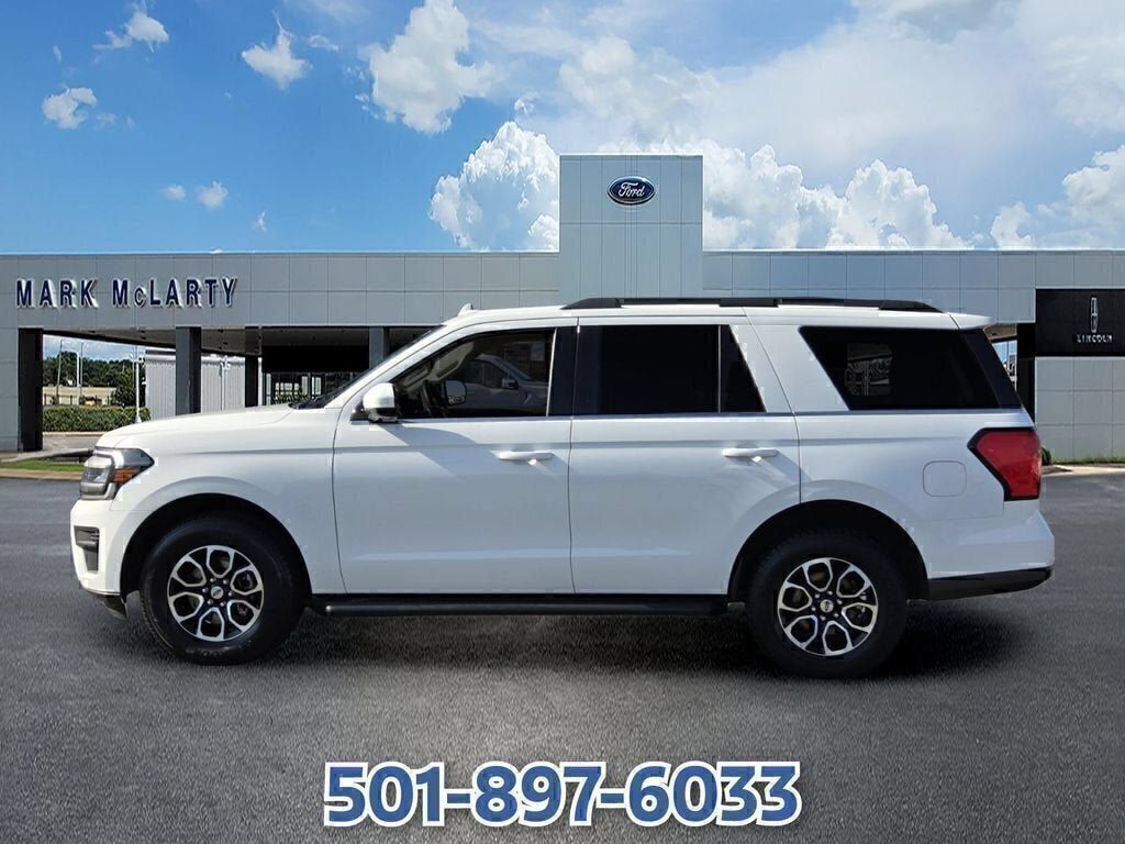 Used 2023 Ford Expedition XLT RWD image 2