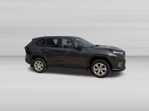 Used 2023 Toyota RAV4 LE AWD/4WD image 3