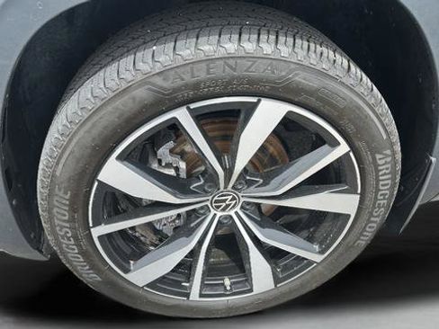 Used 2024 Volkswagen Atlas Cross Sport SEL Premium R-Line AWD/4WD image 25