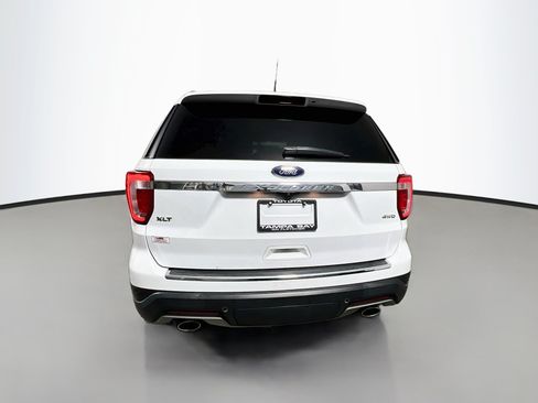 Used 2018 Ford Explorer XLT w/ Equipment Group 202A AWD/4WD image 6