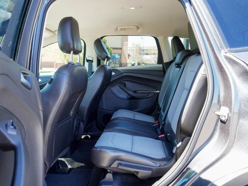 Used 2018 Ford Escape SE w/ SE Sport Appearance Package FWD image 16