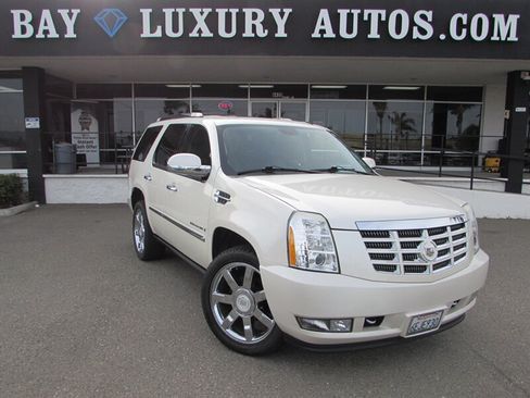 Used 2008 Cadillac Escalade AWD image 1