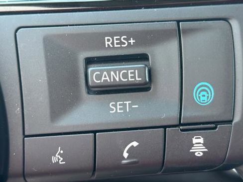 Used 2023 Nissan Rogue Platinum w/ Platinum Premium Package AWD/4WD image 27