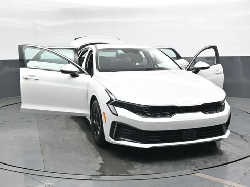 Used 2025 Kia K5 LXS image 46
