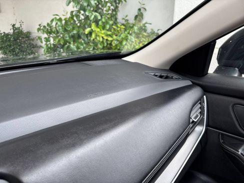 Used 2025 Nissan Rogue SV FWD image 36