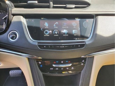 Used 2019 Cadillac XT5 Premium Luxury FWD image 32