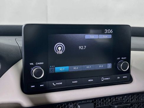 Used 2023 Honda HR-V LX image 13