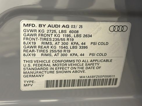 Used 2025 Audi Q4 e-tron Premium RWD image 28