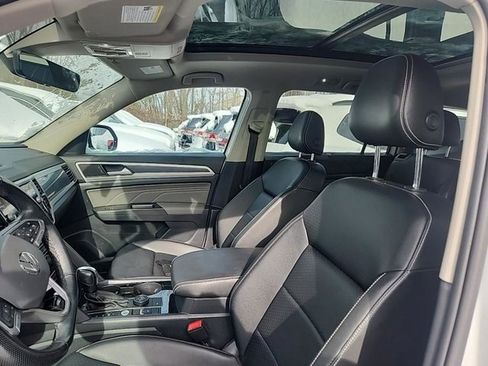 Used 2022 Volkswagen Atlas SEL R-Line image 6