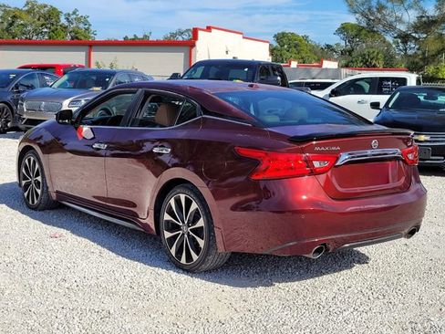 Used 2016 Nissan Maxima SR w/ Interior Lighting Package image 6