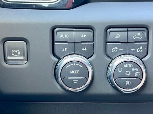 Used 2024 GMC Sierra 3500 AT4 w/ AT4 Premium Plus Package image 34