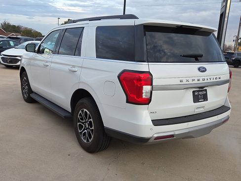 Used 2024 Ford Expedition XLT image 4