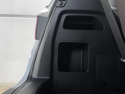 Used 2025 Honda Odyssey Touring image 32