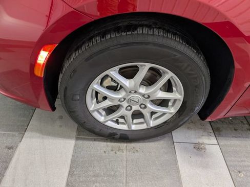 Used 2025 Chrysler Pacifica Select FWD image 7