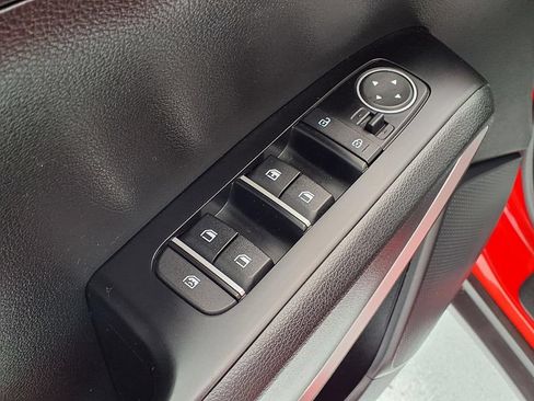 Used 2024 Kia Soul LX w/ Option Group 015 FWD image 4