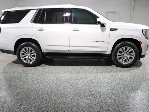 Used 2023 GMC Yukon Denali AWD/4WD image 6