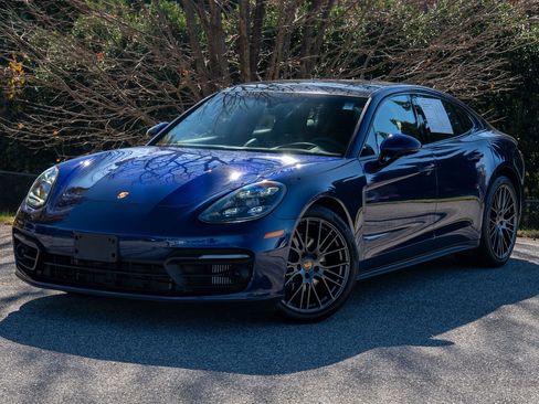 Certified 2023 Porsche Panamera Platinum Edition image 1