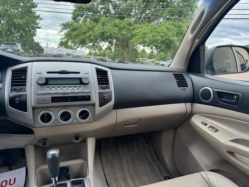Used 2006 Toyota Tacoma PreRunner RWD image 17