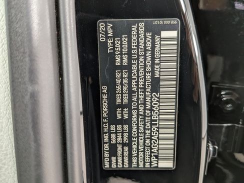 Certified 2020 Porsche Macan GTS AWD/4WD image 28