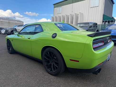 Used 2015 Dodge Challenger SRT Hellcat RWD image 3
