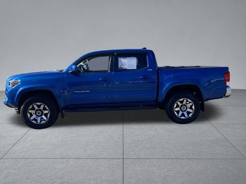 Used 2016 Toyota Tacoma SR5 w/ SR5 Appearance Package (SN) image 4