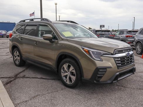 Used 2025 Subaru Ascent Premium AWD/4WD image 3