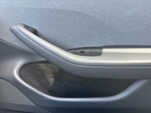 Used 2025 Tesla Model 3 Long Range RWD image 26
