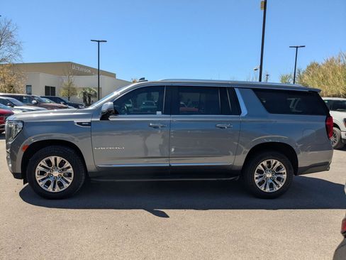 Used 2021 GMC Yukon XL Denali image 6