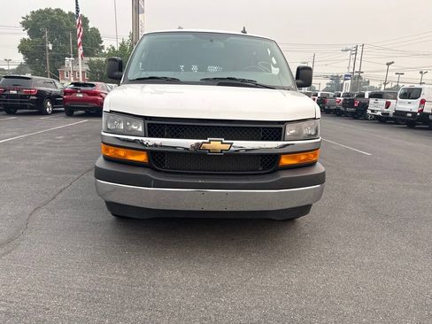 Used 2025 Chevrolet Express 2500 w/ Driver Convenience Package RWD image 5
