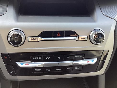 Used 2021 Ford Explorer XLT w/ Equipment Group 202A image 40