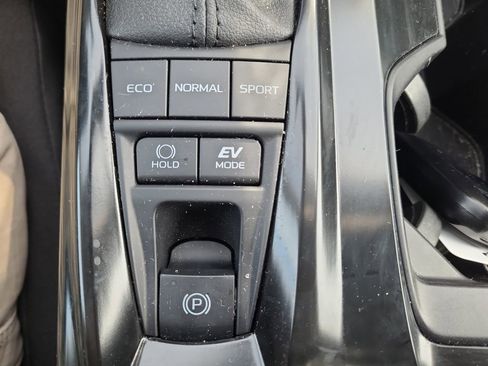 Used 2025 Toyota Camry LE FWD image 25