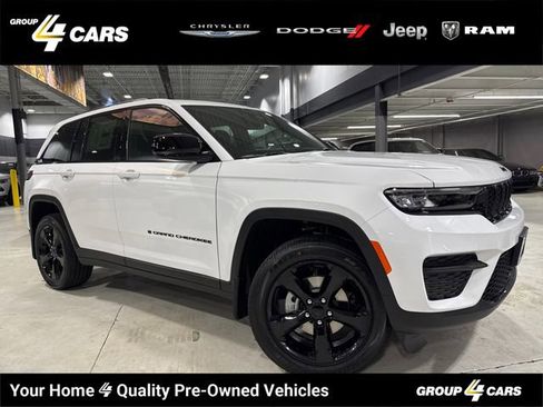 New 2025 Jeep Grand Cherokee Altitude image 1