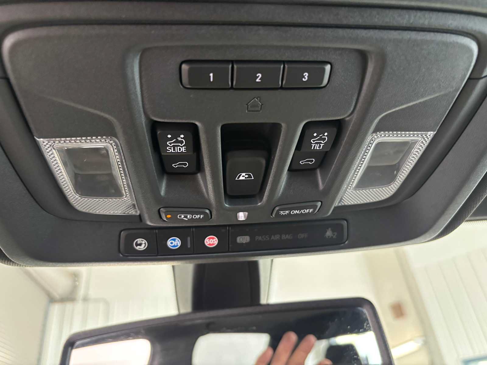 Used 2022 GMC Sierra 1500 AT4 w/ AT4 Premium Package AWD/4WD image 15